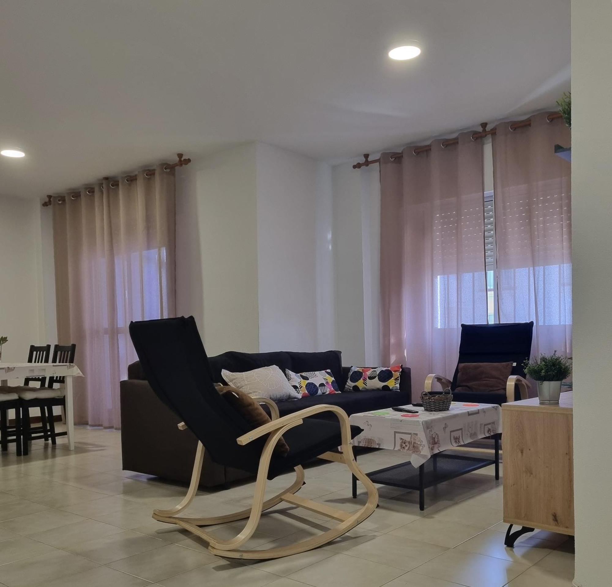 Apartamento Cayetano Рота Екстериор снимка